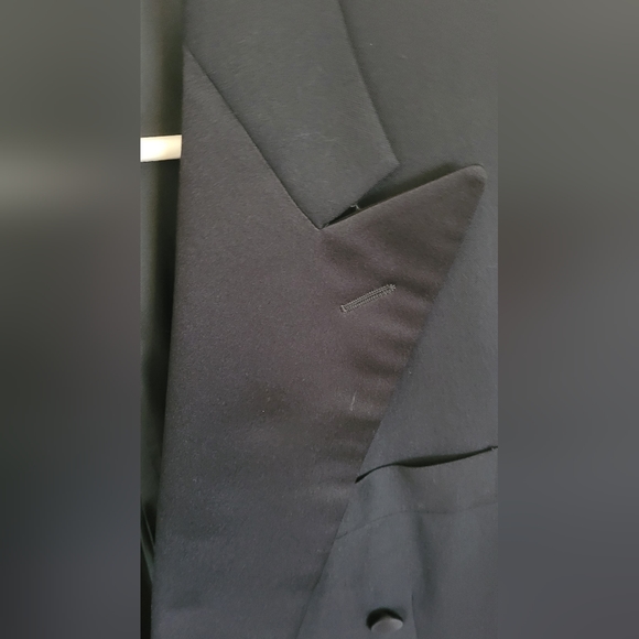 Ermenegildo Zegna Double-Breasted Suit Jacket - Picture 10 of 16